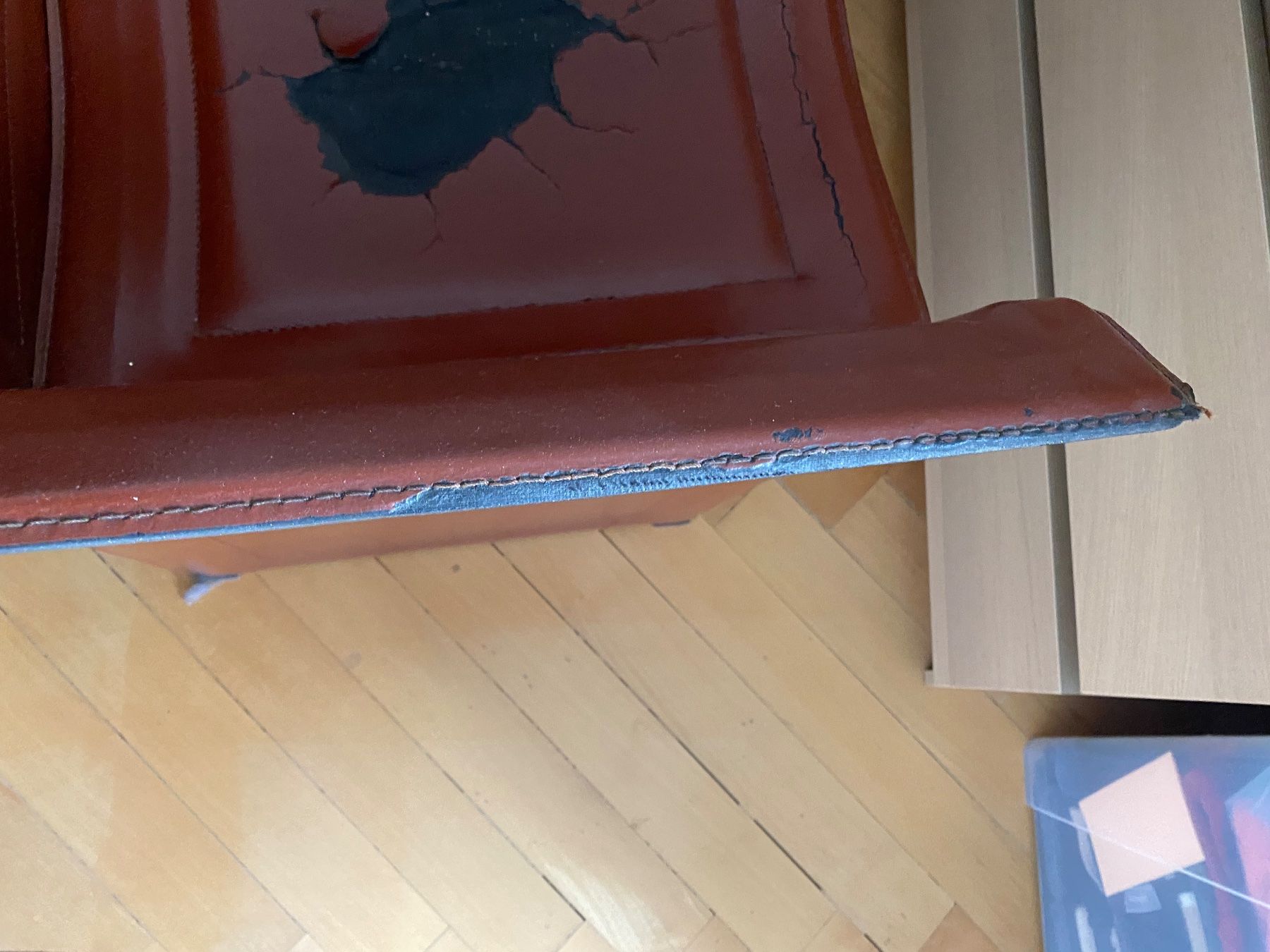 Stühle: Chaise design italienne. Avec defauts – Gebraucht aus Küssnacht am Rigi von CALIFRASQUI 5