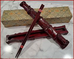Essstäbchen in Handgeschnitzter Holzbox (Chopsticks)