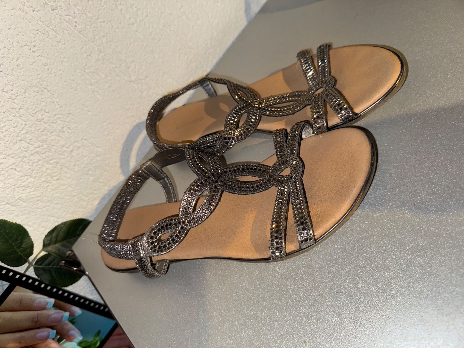 Damenschuhe: Sandaletten mit Strassapplikationen Gr. 39 – Gebraucht aus Grosswangen von shoes.bags.and.co 1