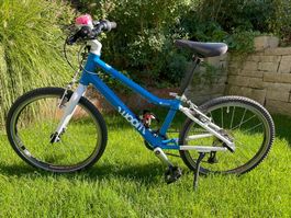 woom 4 Kindervelo 20″ blau