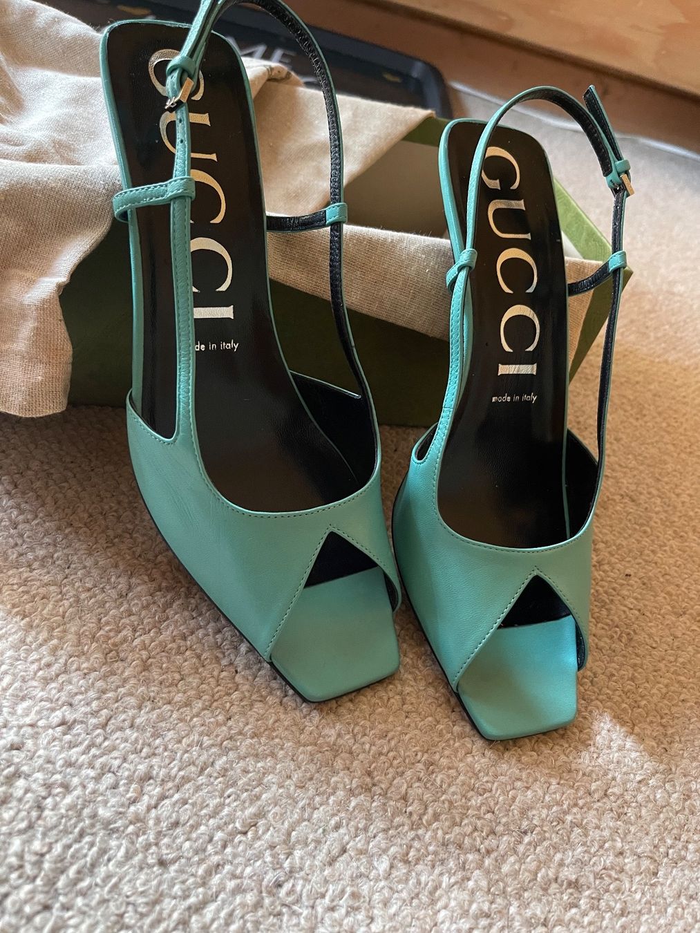 Gucci Chaussures femmes: Gucci tacchi- originale – Neuf avec emballage d'origine à Gordevio par LanaZimm