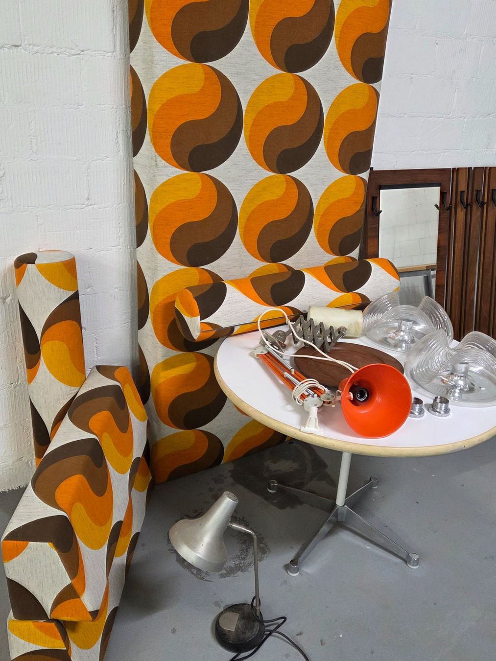Vitra Tavoli: Möbellot inkl Vitra- Tisch / Eames / Herman Miller – Usato da Zürich venduto da PeterPanama 1