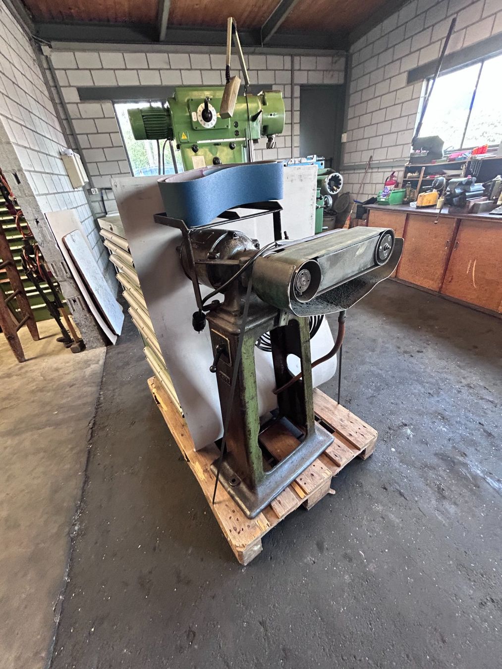 Toutes les machines: Bandschleifmaschine – D'occasion à Münchenstein par fransch
