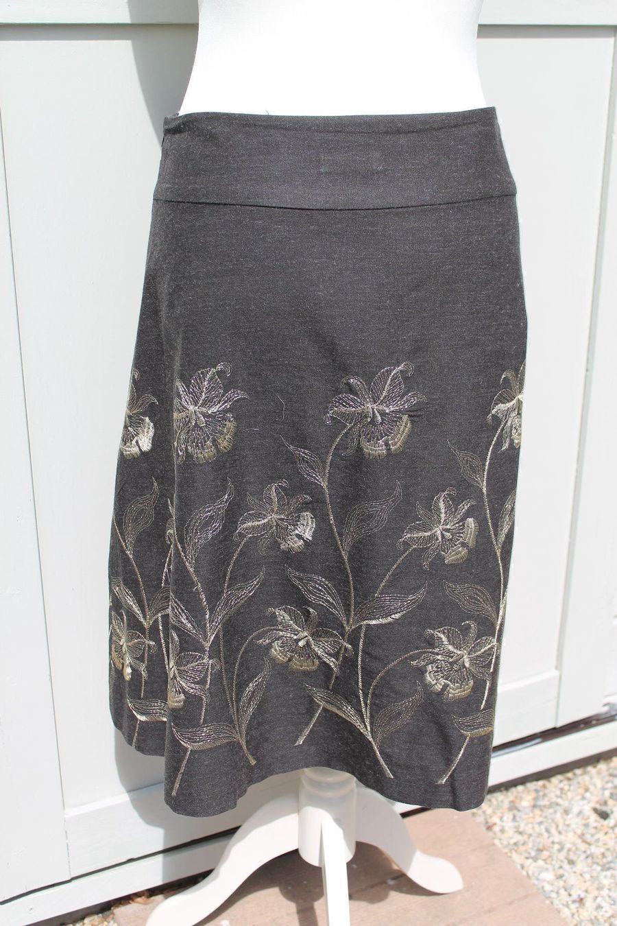 Vila Gonne: Jupe motifs dorés fleurs VILA new – Nuovo (secondo la descrizione) da Agiez venduto da chouchanelle 4