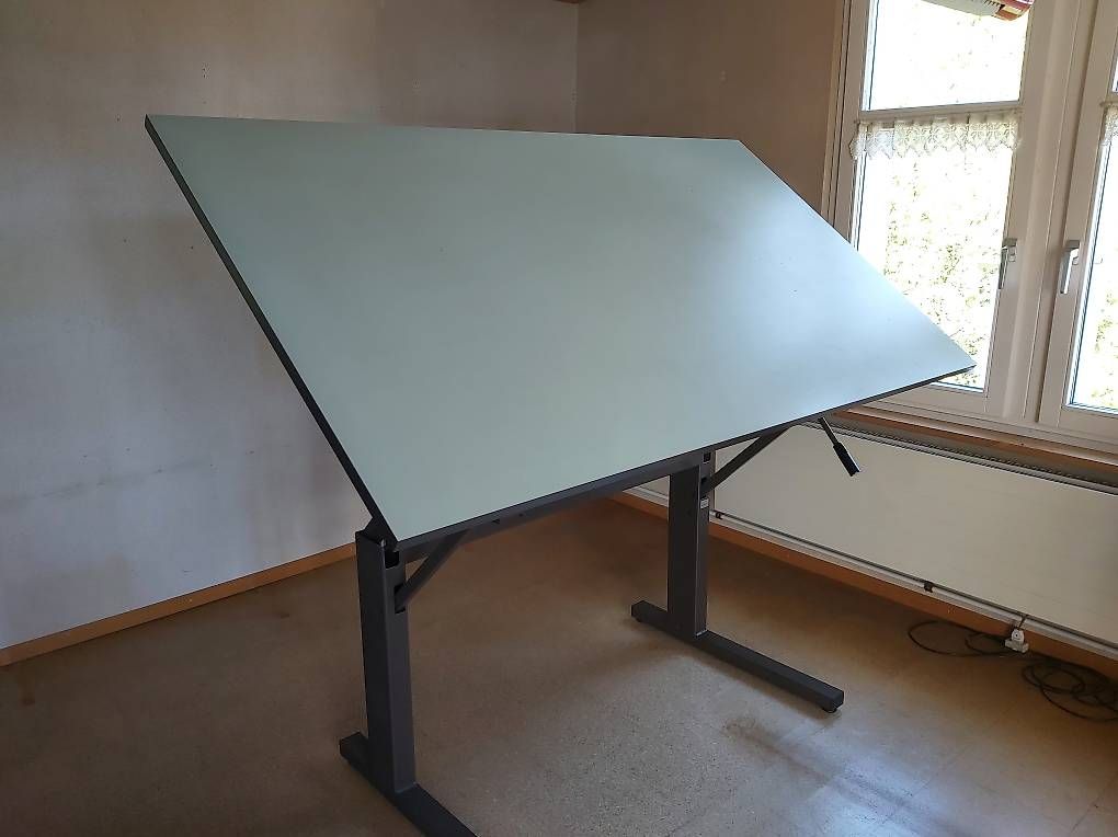 Tables: Tisch höhenverstellbar  – D'occasion à Salmsach par bri_2l69