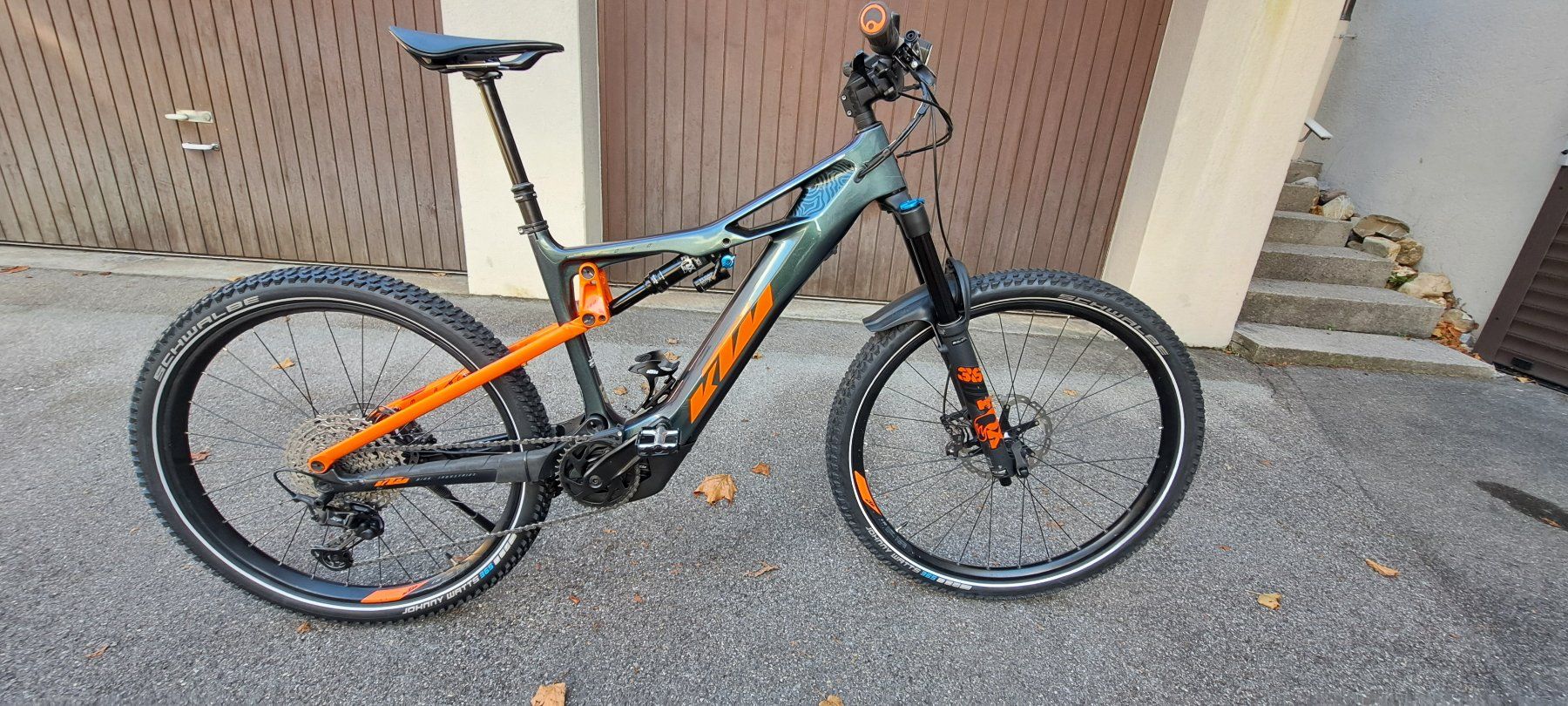 KTM Biciclette: KTM Macina Kapoho Master Fully Carbon E-Bike Shimano XT Bosc – Usato da Oberägeri venduto da 455