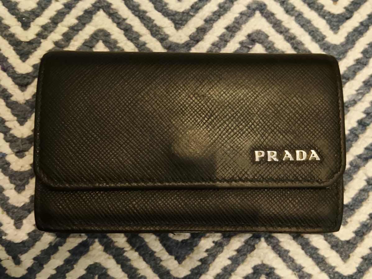 Prada Portefeuilles: Portemoinne  PRADA Leder schwarz – D'occasion à Bellikon par MellonCollieMitTwint