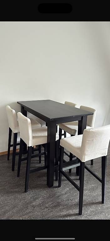 Tische: Bartisch mit 4 Barhocker – Gebraucht aus St. Gallen von ema_rcj6