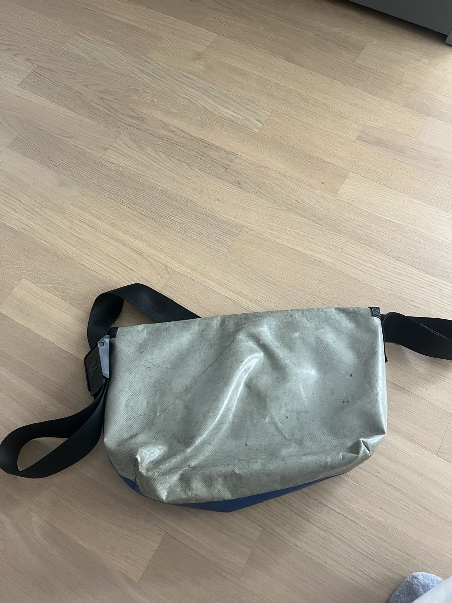 Freitag Borse: Freitag Tasche Blau-Weiss Gross – Usato da Meilen venduto da jes_c25c 5