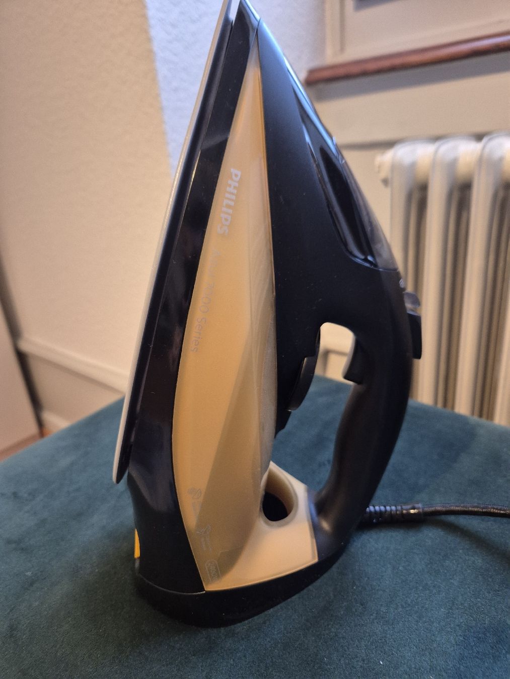 Philips Ferri da stiro: Philips DST7040/81 2400 W, 250 g/min – Nuovo (secondo la descrizione) da Zürich venduto da habluetzels 3