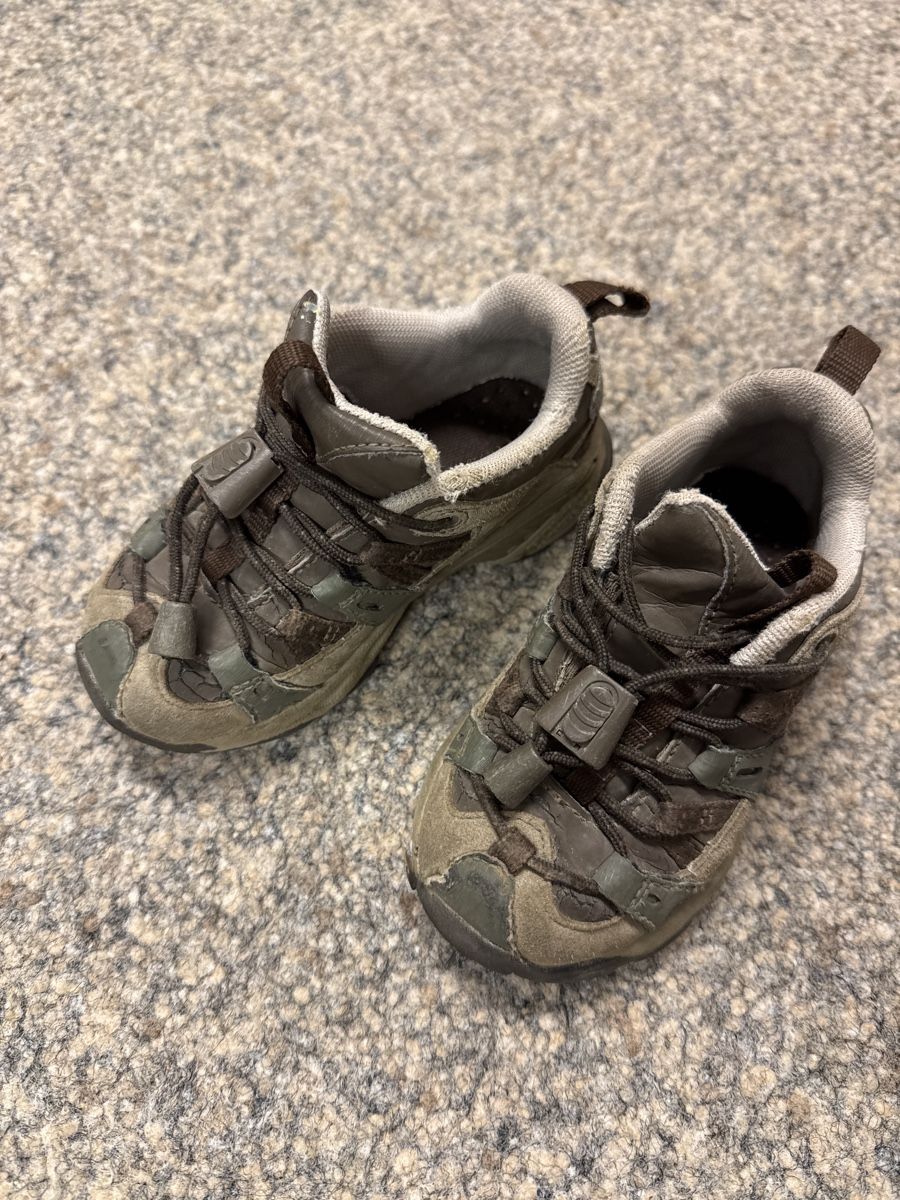 Merrell Scarpe per ragazzi: Merell Kinder Wanderschuhe Gr. 25-26 – Usato da Rickenbach Sulz venduto da Aurelina
