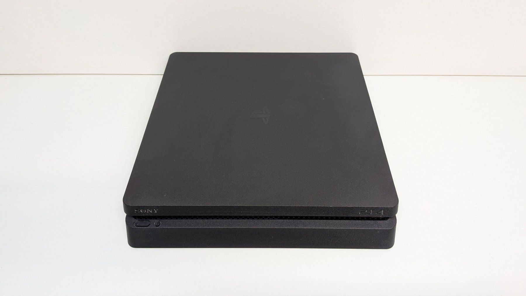 Sony Console: Sony PlayStation 4 Slim Konsole – Usato da Menziken venduto da mame18 1