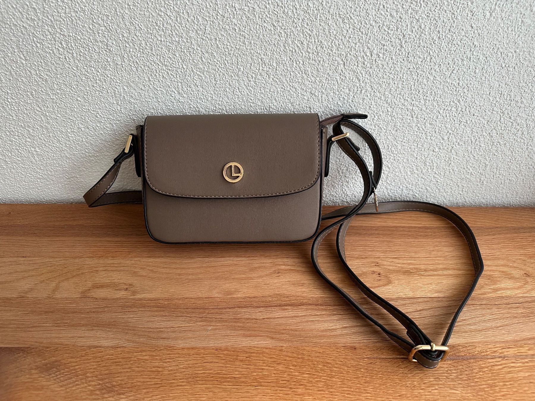 L.Credi Borse da donna: L.Credi Handtasche wie neu – Nuovo (secondo la descrizione) da Dübendorf venduto da lau_rws9