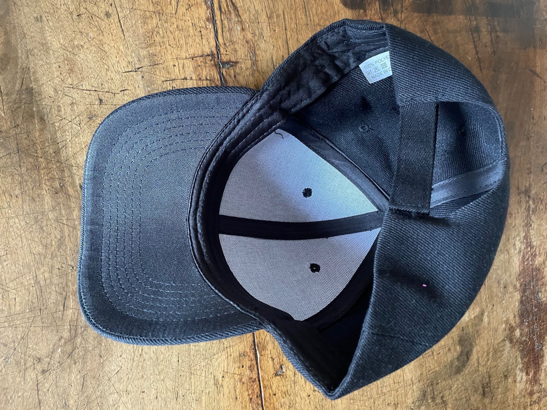 Copricapi, berretti & cappellini: Cappello nuovo – Nuovo (secondo la descrizione) da Monteggio venduto da Mic1122 1