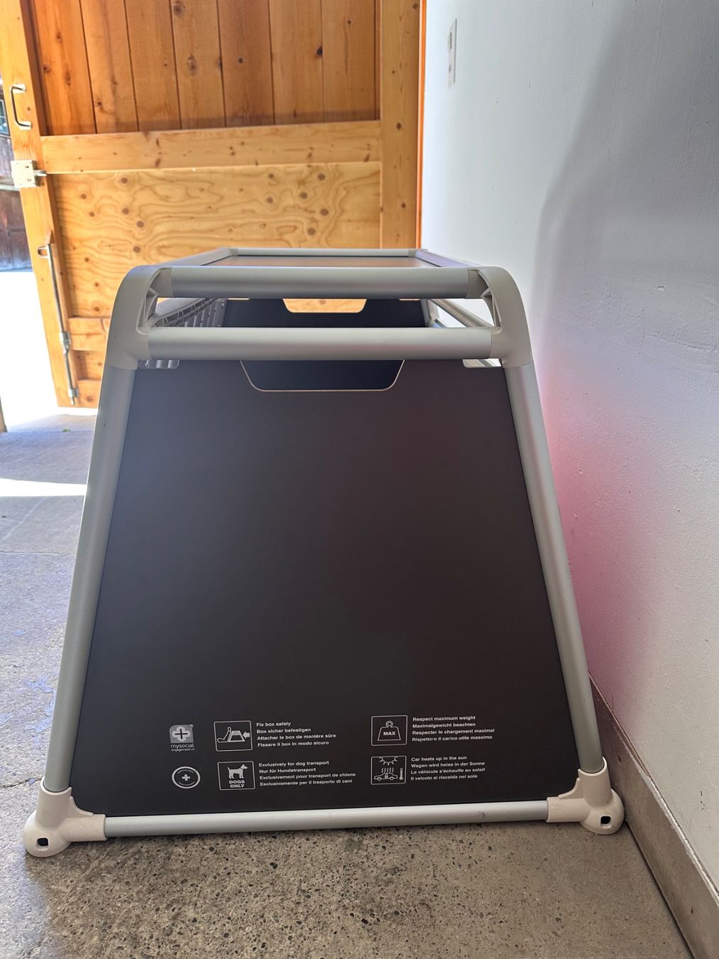 Gabbie, trasporto & Sicurezza: Hundebox für Auto – Usato da Wängi venduto da soula10 1