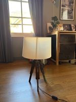 Tischlampe Stativ Holz Lampenschirm Weiss guter Zustand