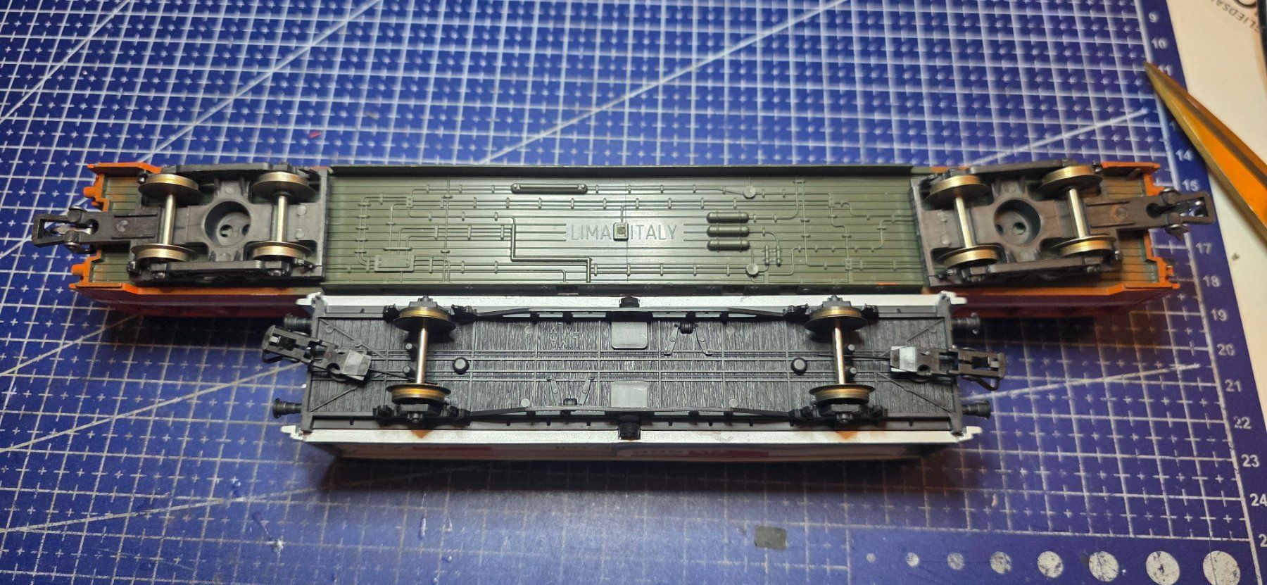 Lima Modellini di ferrovie: Lima Wagen 2 stück HO/DC – Usato da Hochfelden venduto da Danizh0 3