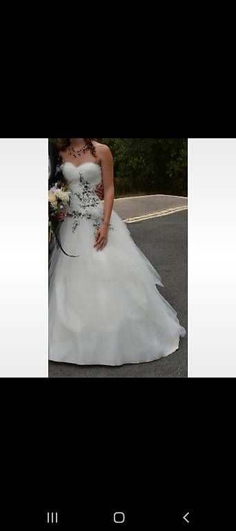 Vestiti: Robe de mariée,  essayage possible  – Usato da Basel venduto da rox_kf2j