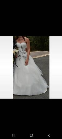 Robe de mariée,  essayage possible 