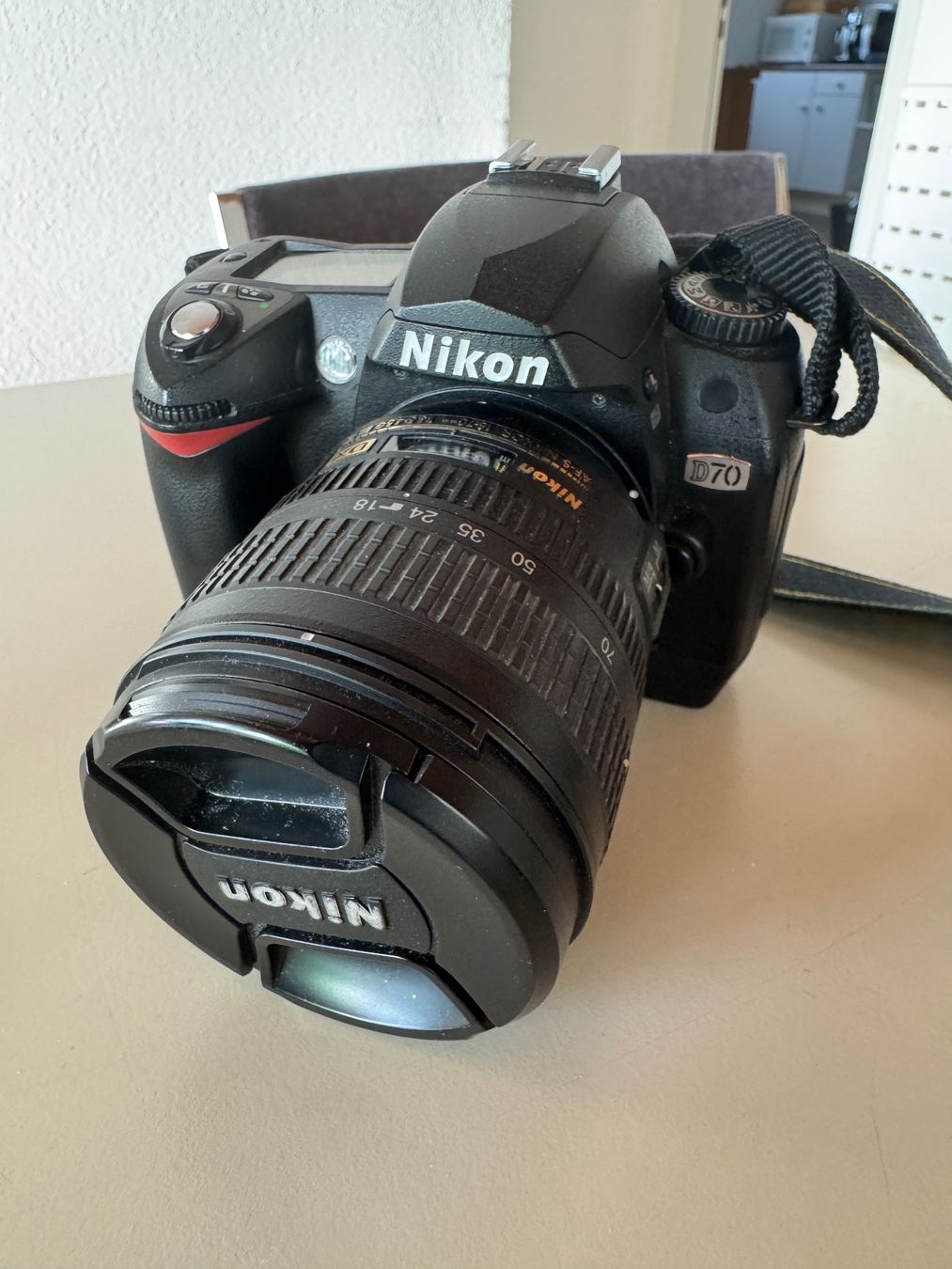 Nikon Fotocamera: Nikon D70 mit Zubehör – Usato da Zürich venduto da taldav68 1