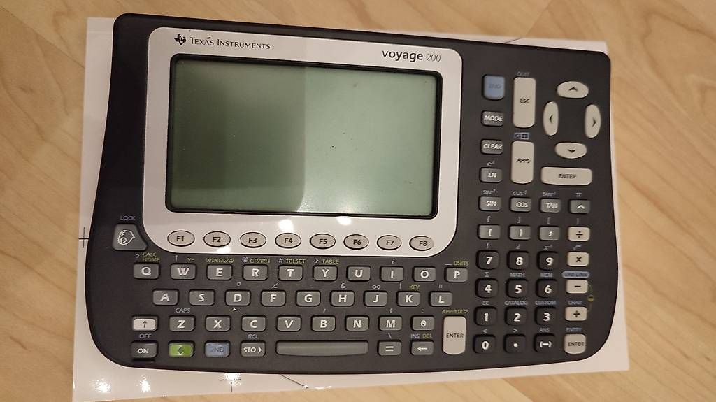 Texas Instruments Calcolatrici tascabili: Texas Instruments TI-89 Titanium Voyage 200 – Usato da Gisikon venduto da san_lb6w