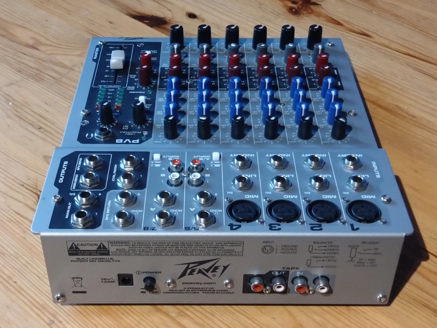 Peavey Console di mixaggio: Peavey PV8 Compact Mixer – Usato da Lyssach venduto da YYZ10 1