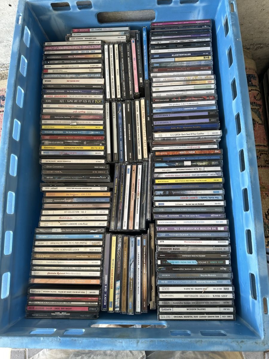 CDs: CD KISTE VOLL CD AB 1 FR. – Gebraucht aus Schüpfen von TOY-58