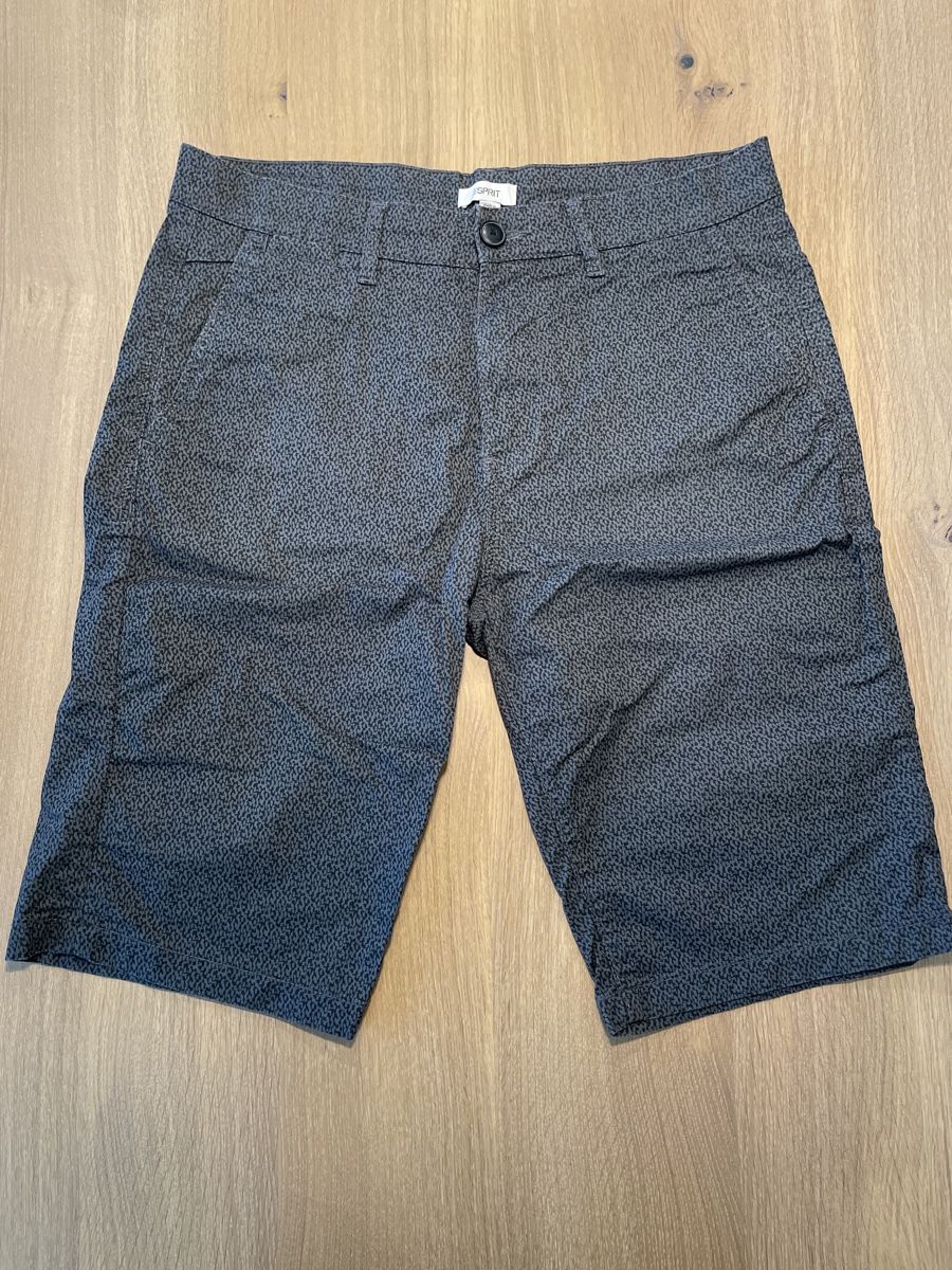 Esprit Hosen: Esprit Shorts Slim Relaxed Size 30 – Gebraucht aus Uznach von Player6