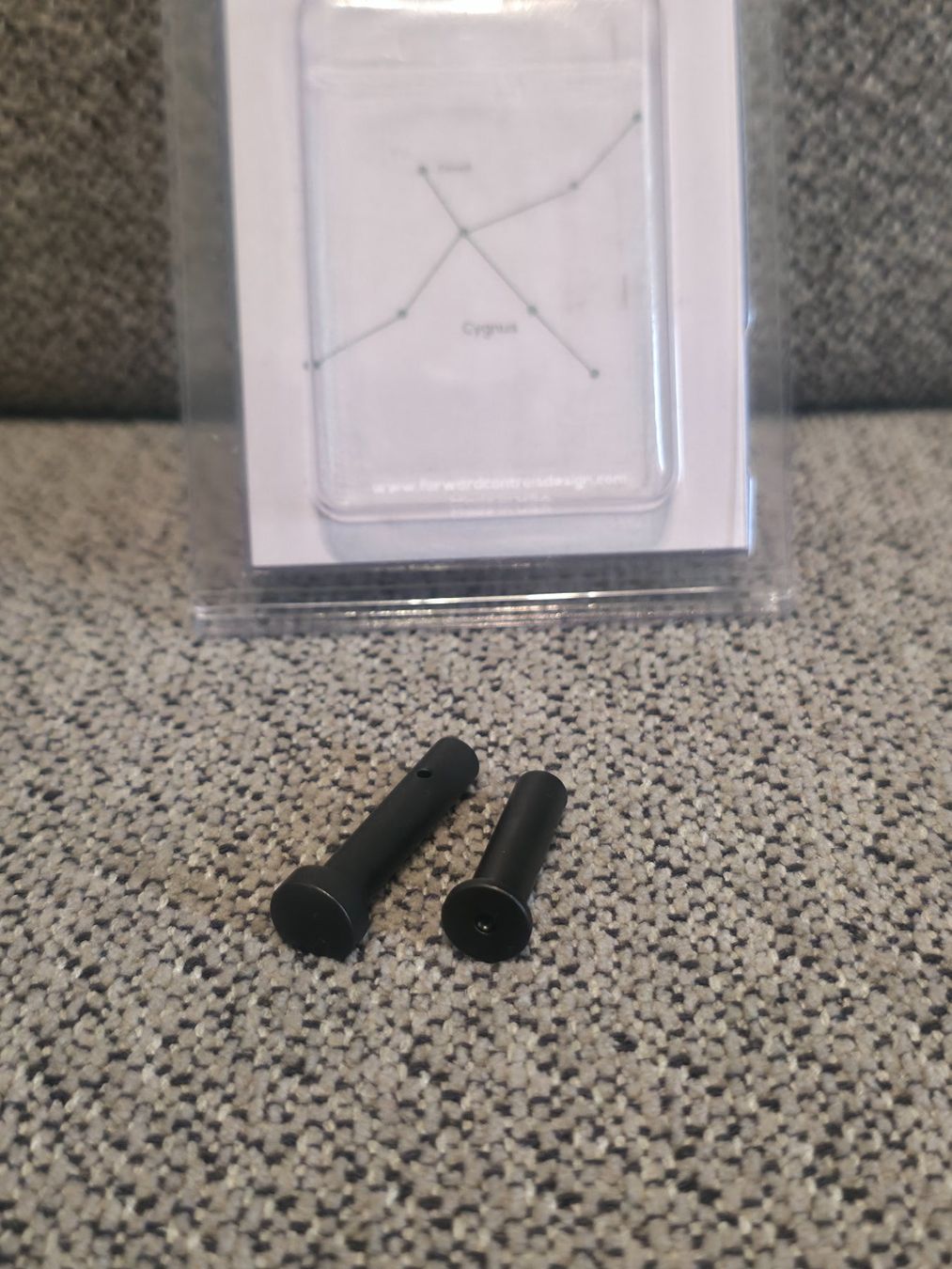 Tutti gli attrezzi: Forward Controls Take down Pins AR15 – Nuovo e nell'imballaggio originale da Steffisburg venduto da Davga 1