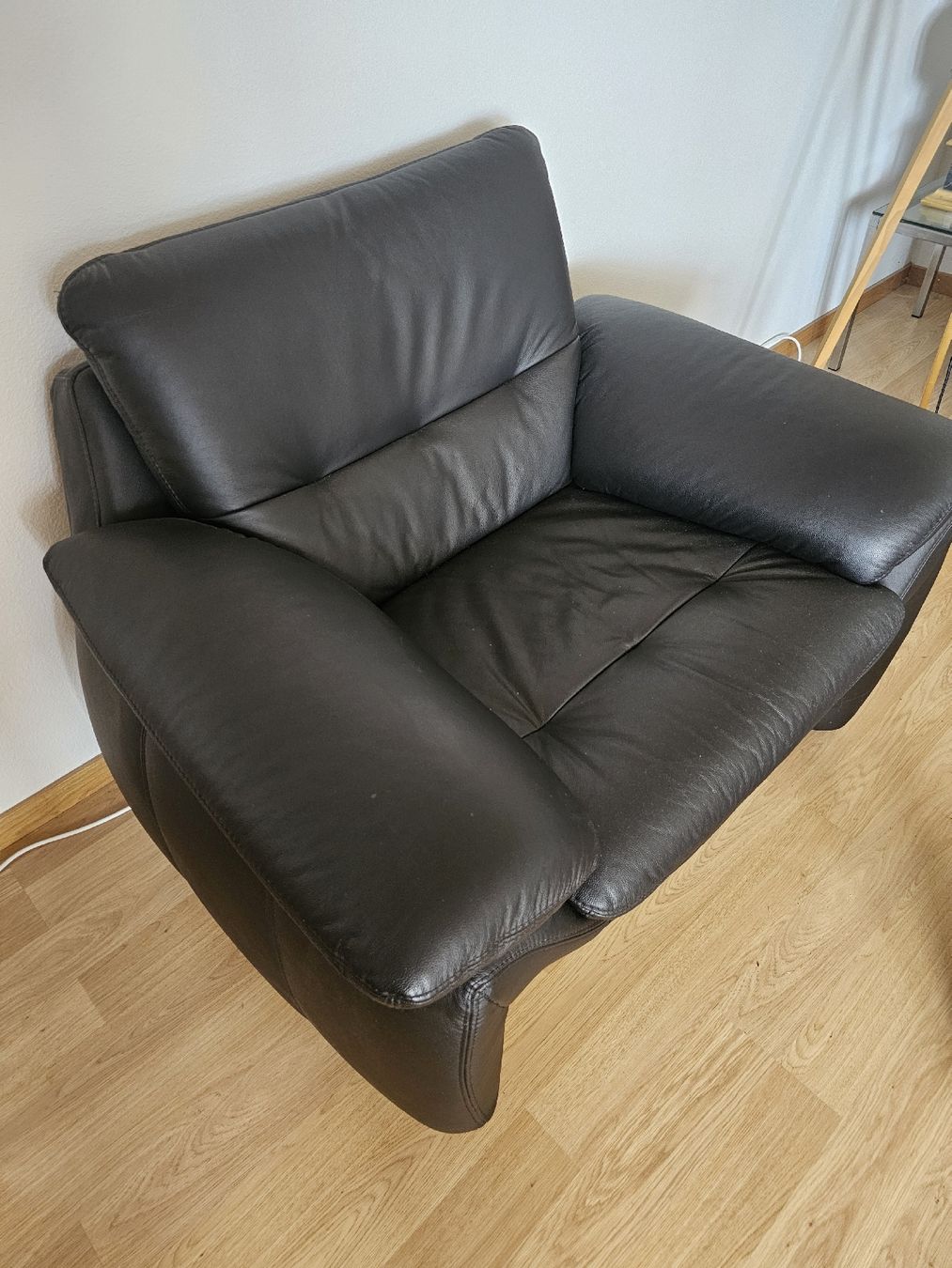 Sedie a sdraio: Echt Lederlounge mit Sessel, Sofa, Hocker – Usato da Hagendorn venduto da sar_sg52 5