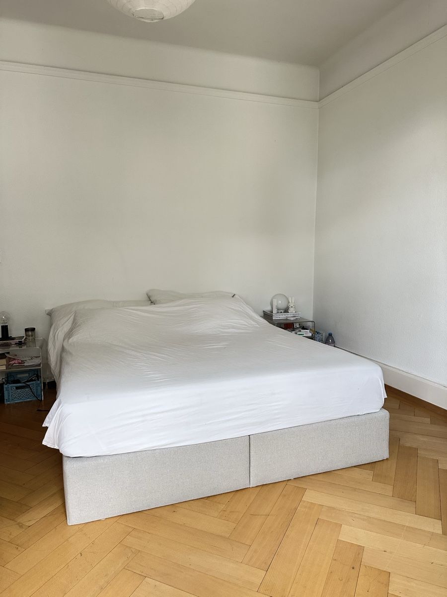 Lits: IKEA EVENSKJER Bed Frame 160 x 200 cm – D'occasion à Lausanne par isa_qpb7 4