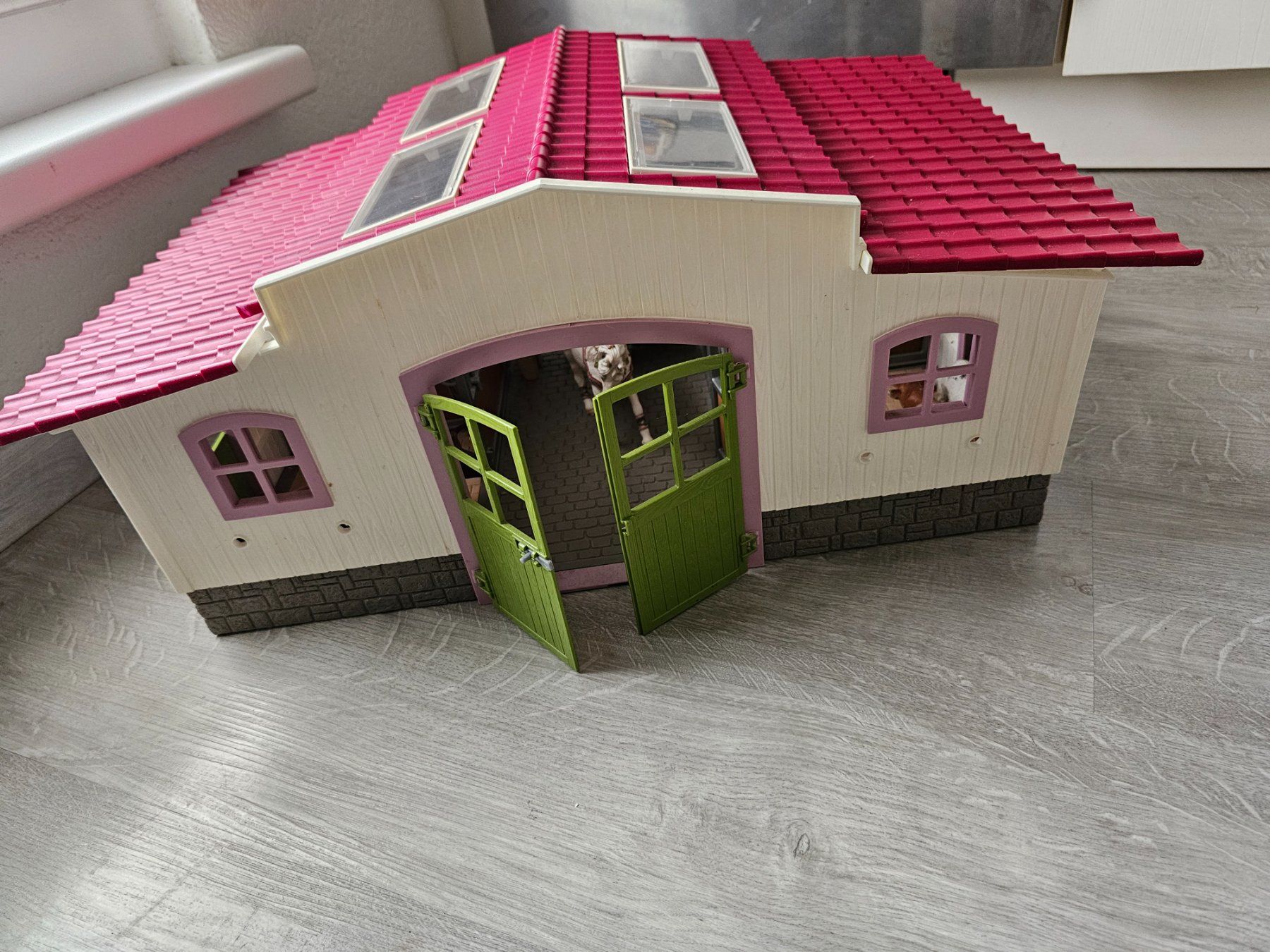 Schleich Giocattoli: Bauernhof. Pferdestall mit Tieren. – Usato da Kriessern venduto da Bugggyyy 4