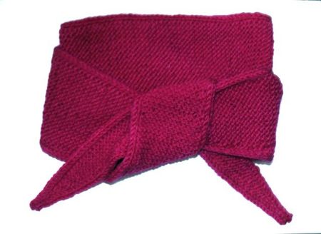 Warmer, handgestrickter Wollschal, aubergine