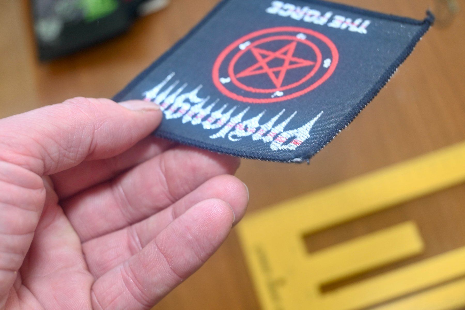 Schallplatten: VINTAGE Onslaught PATCH The Force BADGE – Gebraucht aus Pfaffhausen von mono_rec 8