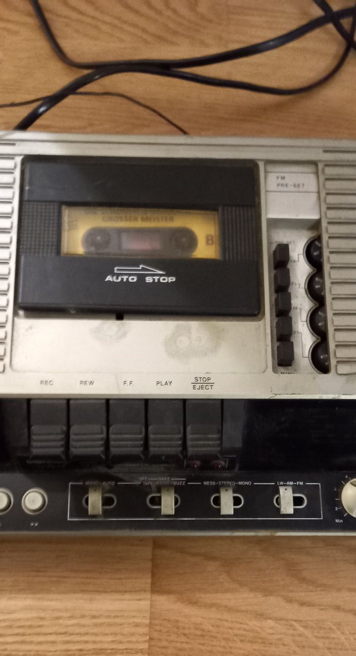 Radio: Intersonic soleil Clock Radio. 9fr Versand – Usato da Fahrweid venduto da SMILE.5 8