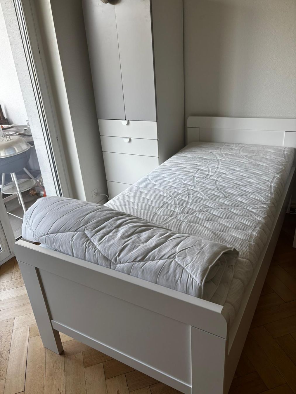 Pfister Letti: Pfister Einzelbett inkl. Matratze, Topper & Lattenrost – Nuovo (secondo la descrizione) da Basel venduto da nat_frey7