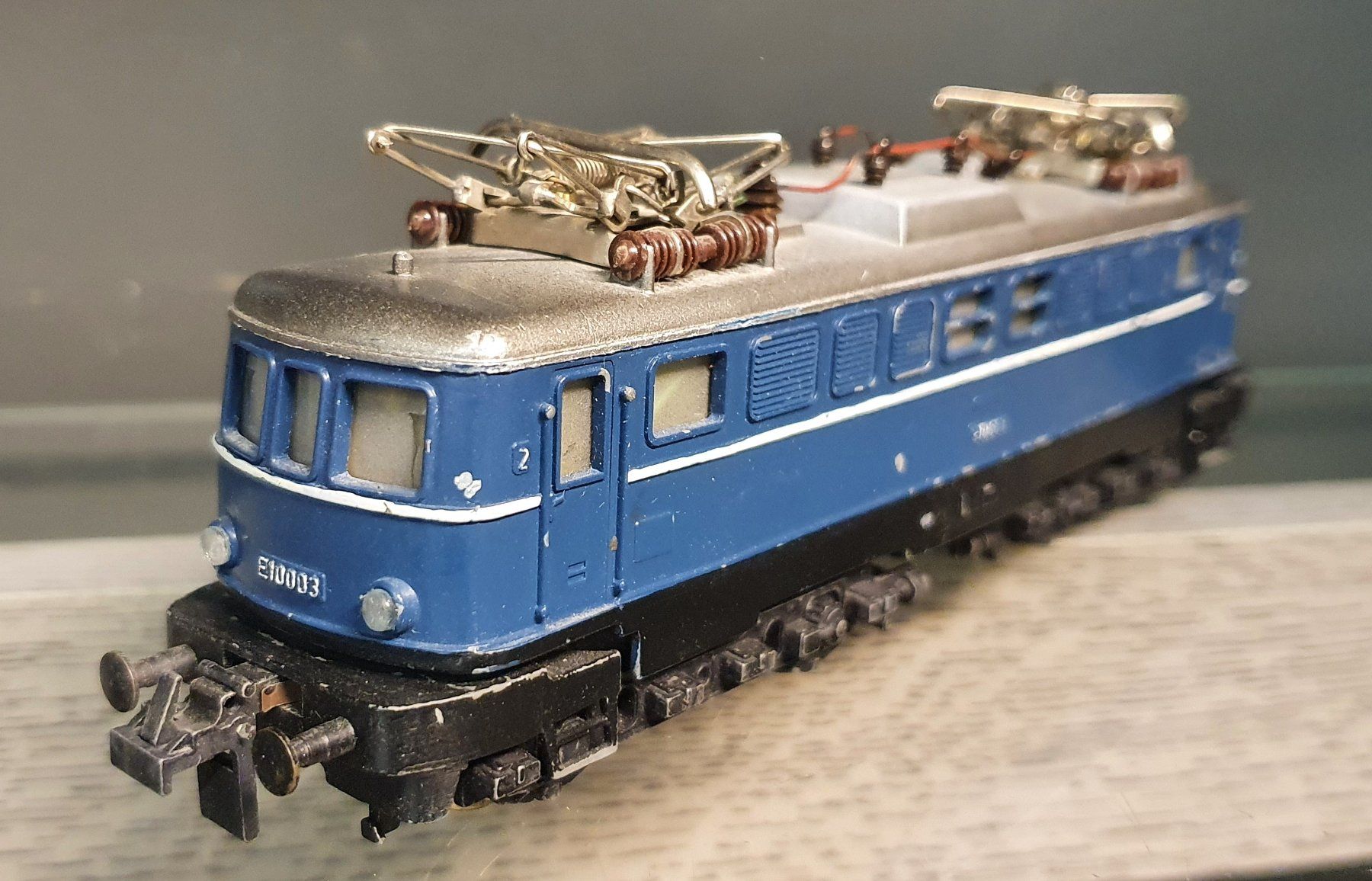 Trix Modellini di ferrovie: TRIX-EXPRESS: DB E-LOK BR E10 BLAU GUSSMODELL – Usato da Biglen venduto da taunus82 1
