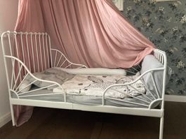Kinderbett Ikea (nur Bettrahmen)