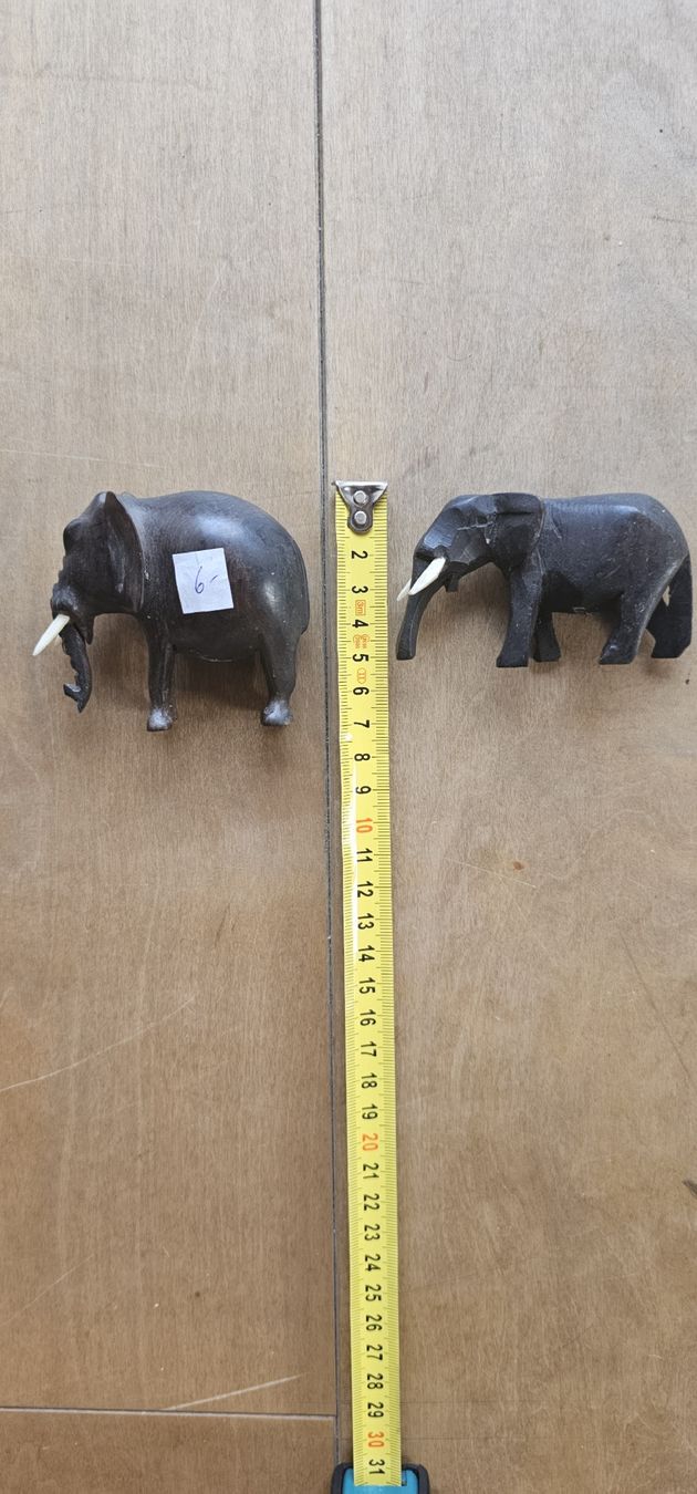 Figuren: 2 Elefanten Figuren Dekoration  – Gebraucht aus Saanen von Steierlein