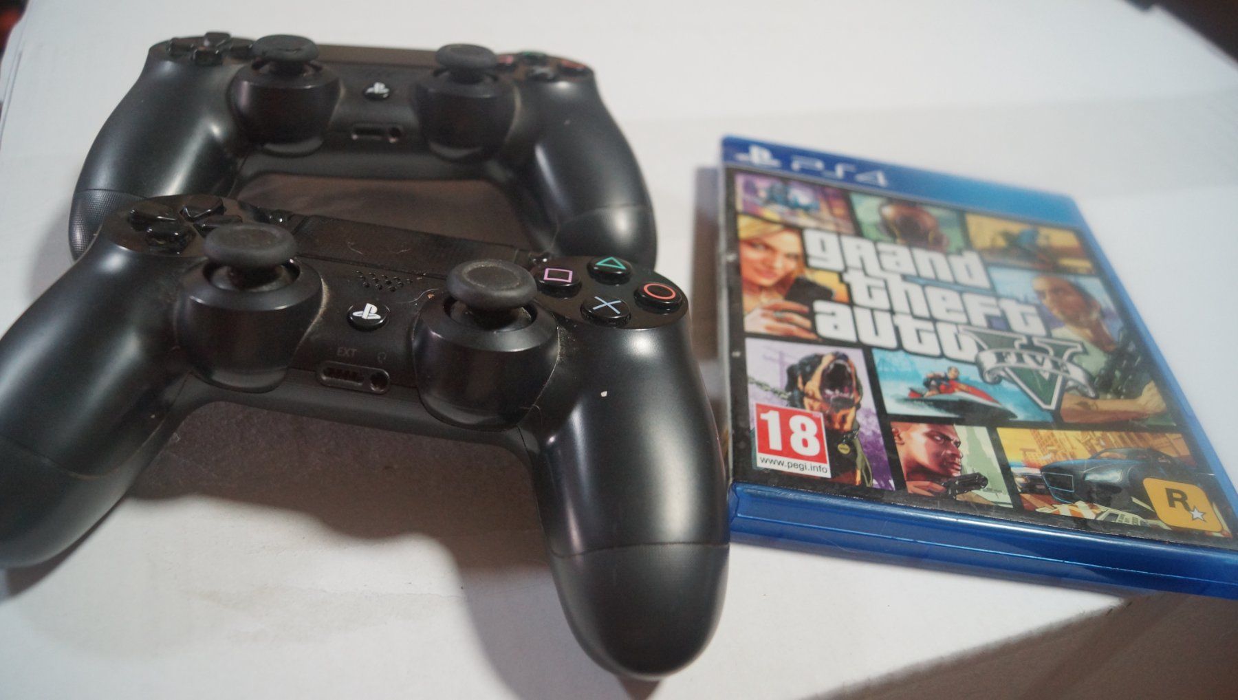 Sony Konsolen: ps4  Konsole mit zubehör – Gebraucht aus Zuben von Rex4 1
