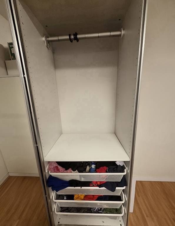 Schränke: Kleiderschrank mit Spiegelschiebetüren – Gebraucht aus Bern von Jabuh 1