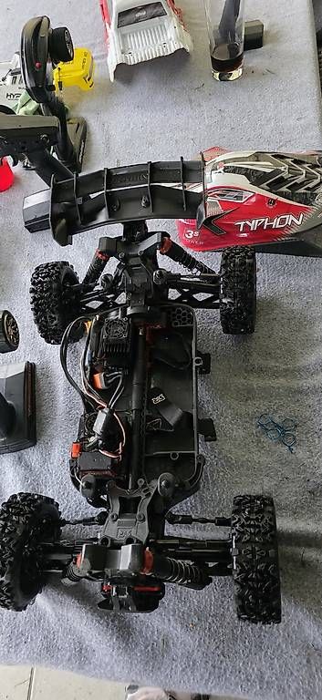 Modellismo RC: Arrma Typhon 3S BLX 4x4 – Usato da Bischofszell venduto da kon_8zly 4