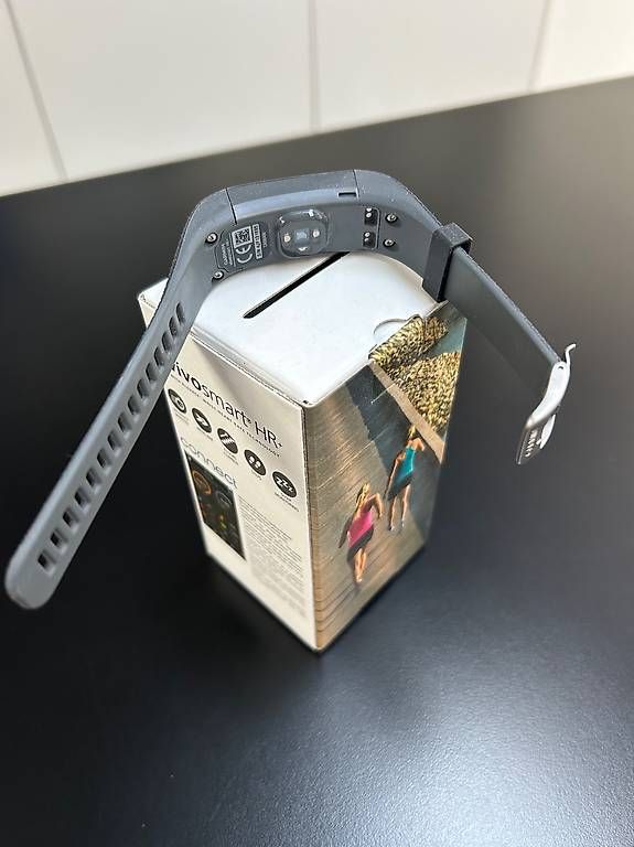 Garmin Smartwatch: Garmin vivosmart HR – Usato da Tegna venduto da kainone1 4