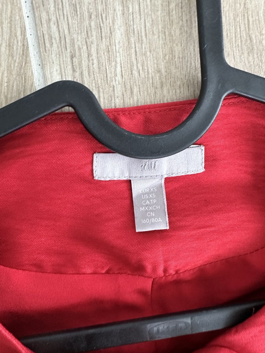 H&M Top: Haut de fête h&m XS – Nuovo (secondo la descrizione) da Wohlenschwil venduto da Raptor2310 2
