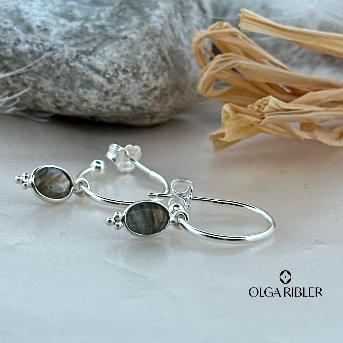 Olga Ribler Boucles d'oreille: Silberohrringe mit Labradorit – Neuf (Voir description) à Luzern par MonikaS03