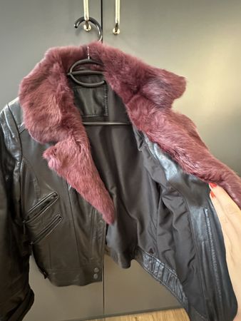 Lederjacke mit Fellkragen, Grösse S, Top Zustand!
