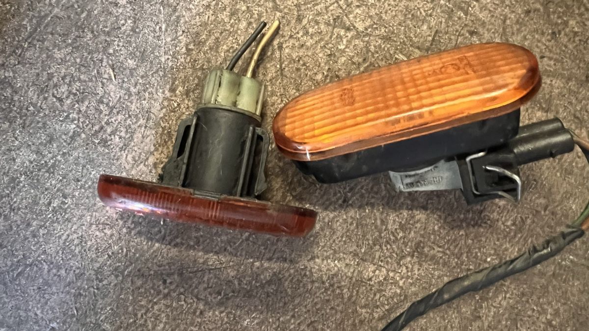 Alle Autoersatzteile: Blinker Oldtimer, orange, gebraucht – Gebraucht aus Schmerikon von Kneisel 1