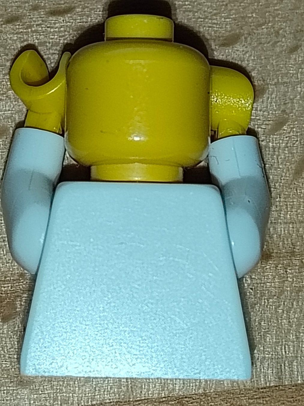 Lego Kit di costruzioni: Legofigurenteile Kopf und Torso zu  col047   /D46 – Usato da St. Gallen venduto da Bisaknosp 5