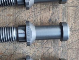 2 Stk Anzugsbolzen SK50, L99