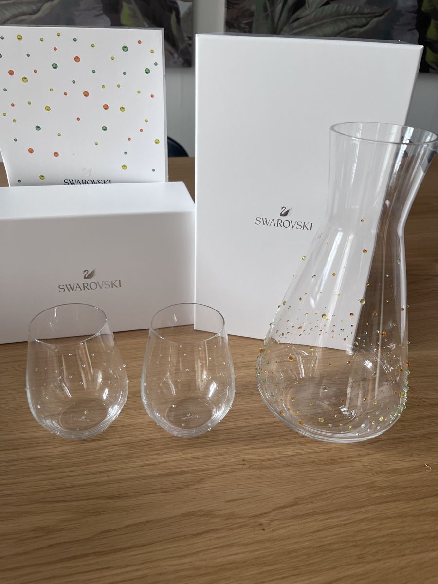 Caraffe: Neu Swarovski Karaffe mit 2 Trinkgläser – Nuovo e nell'imballaggio originale da Ziegelbrücke venduto da Splinter301